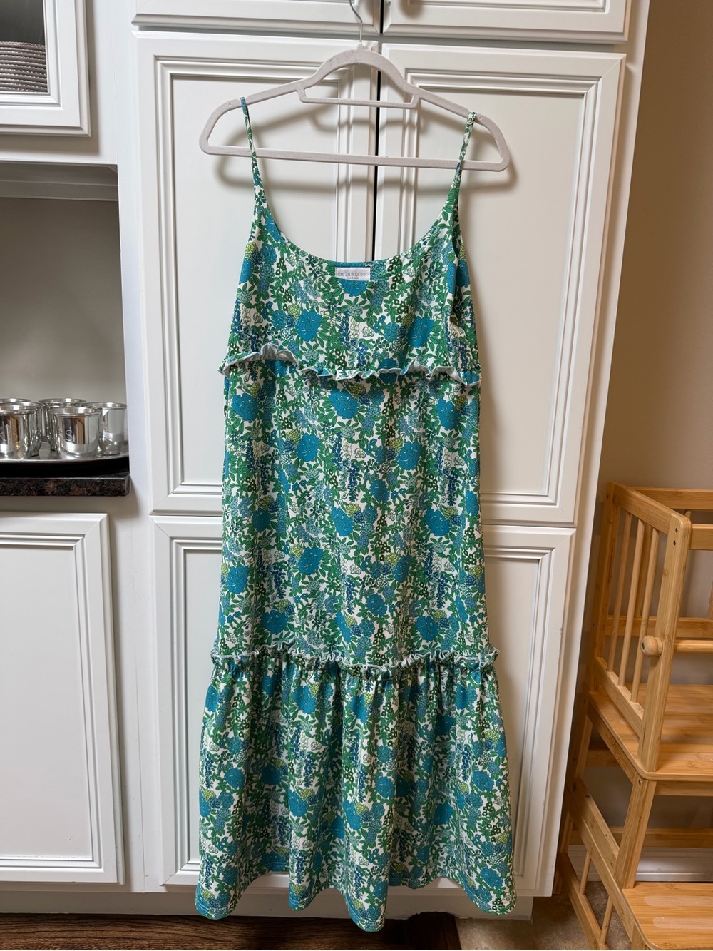 Smith & Quinn Green Floral Ruffle-Trim Sleeveless Midi Dress